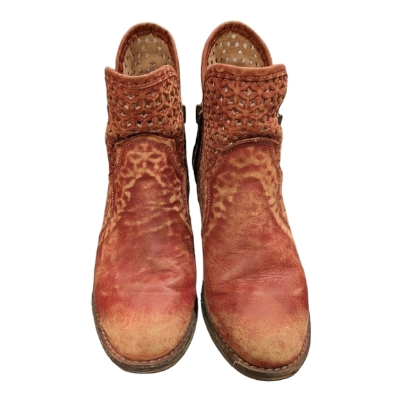 Circle G Corral Red Cut Out Shortie Bootie - Picture 4 of 15